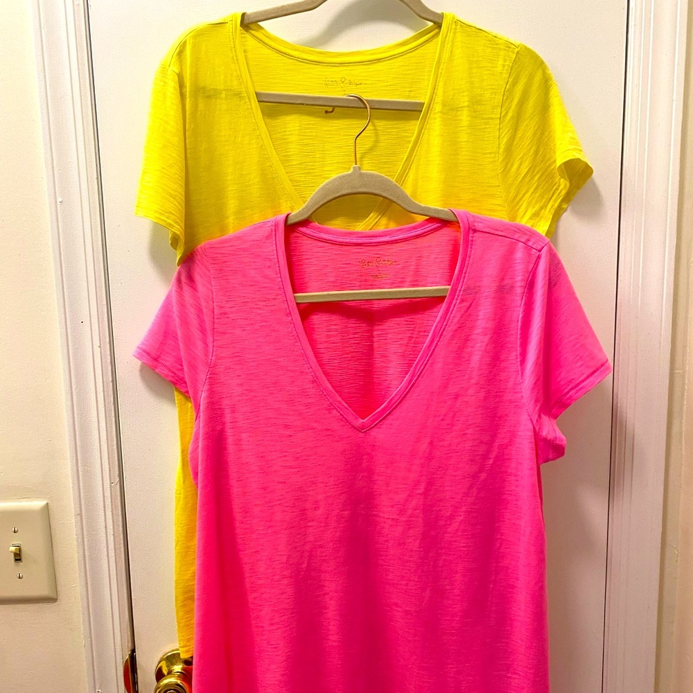 Lilly Pulitzer Halee v neck tops
